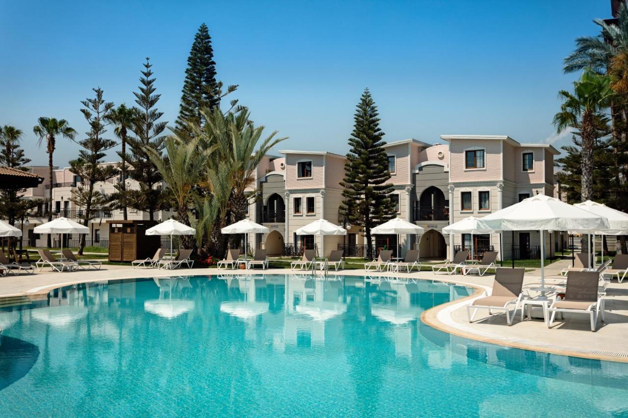 Hotel FUN&SUN Life Side Kızılot Exterior foto